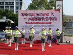 实鞭策入脑入心